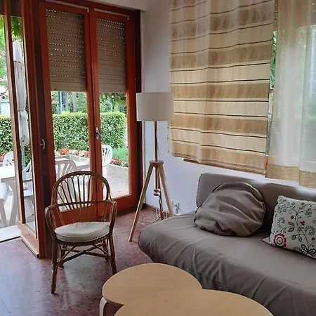 Lilly ヴィラ グラード