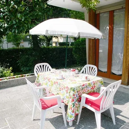 Lilly ヴィラ グラード